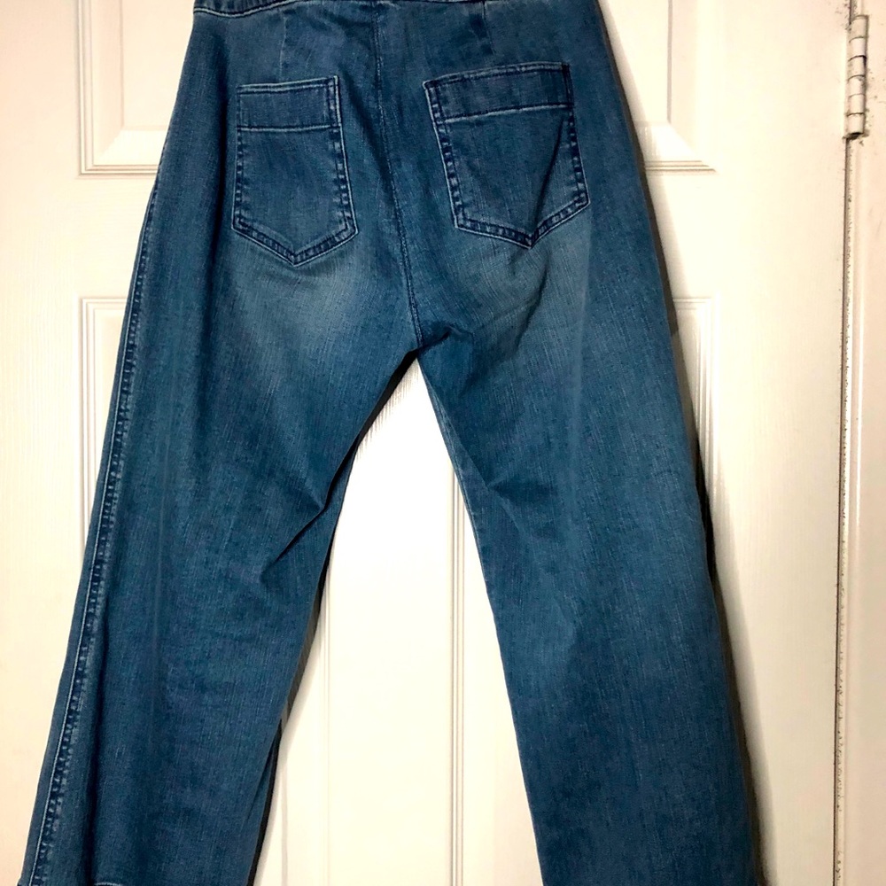 Wide leg Capri Sailor button jeans